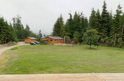 Ucluelet House | Large house for families and friends close to beaches