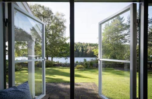 Tollered House | Large house on a lake near Göteborg