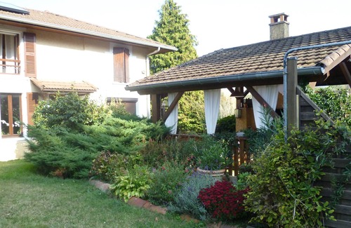 Saint-Marcellin Vercors Isere Communaute House | Large independent bedroom in peaceful country house