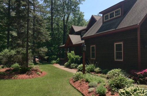 The Bluffs House | LARGE Lake Home. SANDY BEACH Access. PERFECT for Families with KIDS! Golf!