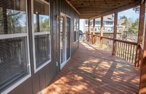 Lost Bridge Village House | Large Lakefront Home On Beaver Lake - Sleeps 15