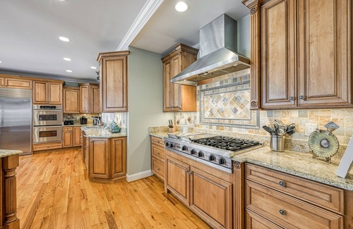Bumpass House | Large lakefront home on the best part of the lake – spacious with stunning views