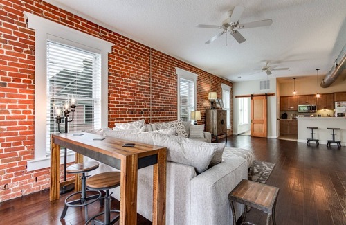 Springfield Condo | Large Loft w/Balcony, Shared Patio w/Hot Tub, BBQ