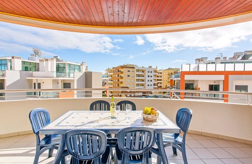 Lagos Apartment | Large Luxury 3 Bedroom Penthouse TotallyPrivate Rooftop Sun Terrace Indoor Pool