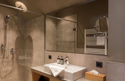 Schruns Apartment | Large Luxury Apartment, pool & Spa, by the mountain railway, PURE Resort Schruns