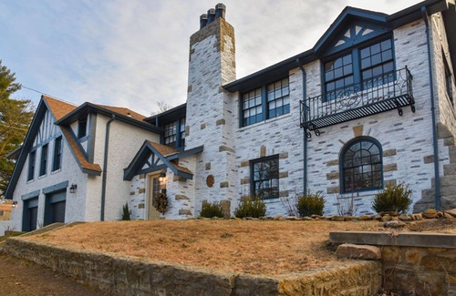 Atchison House | Large Luxury Cottage