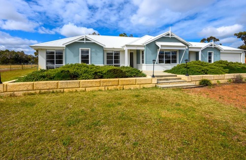 Lake Clifton House | Large luxury home in tranquility on a 100 acre land