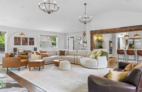 Nashville House | Large Luxury Oasis - Minutes from Airport, Downtown, Opry, Lake - 8 beds, 3 Bath