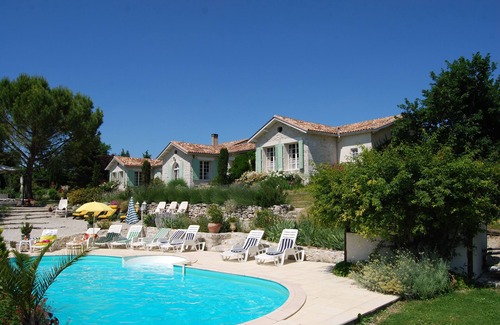 Ribagnac Villa | Large Luxury Villa with private heated Pool, Jacuzzi & Sauna for up to 25people