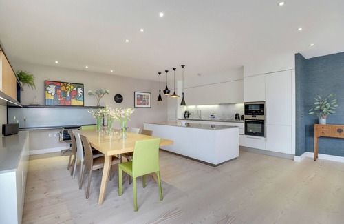 Soho Apartment | Large Modern Designer Soho Flat with 24 Hour Concierge and Terrace