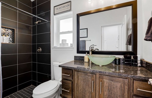 Biggs Field House | Large Modern Mid-Century Getaway 5 Bed Rooms Outdoor Grille