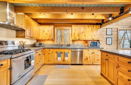 Sunday River Area Cabin | Large Mtn Cabin Mins to Sunday River+HotTub+GameRm