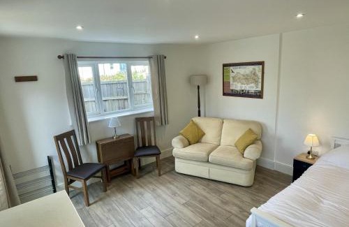 Bwlch Apartment | Large New Studio Apartment and Hot Tub - Private Hideaway in the Brecon Beacons