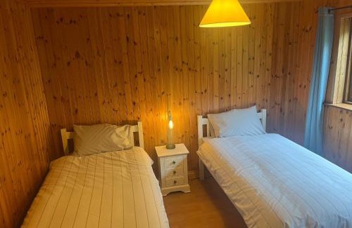 Bailieborough Ski Chalet | Large Newly Refurbished Lakeside Chalet With Optional Private Hot Tub