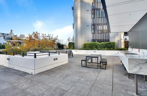 St. Leonards Apartment | Large One Bedroom with Study-ALB09203
