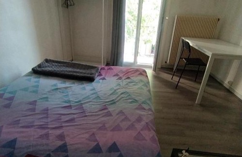 Aiguelongue House | Large Peaceful Room