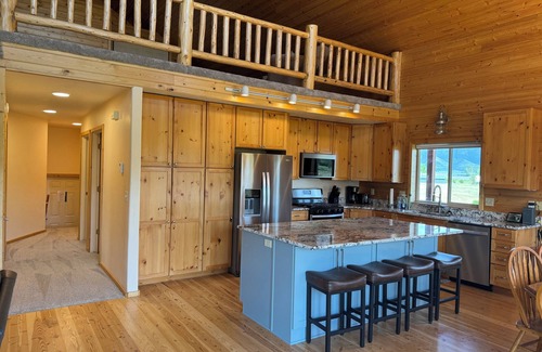 Auburn Cabin | Large Private Cabin Retreat - Star Valley, WY. Fishing, Hiking, Jackson Hole