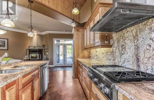 Azilda House | Large & Private Luxury Executive Waterfront Lakeview Estate