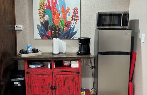 Dumas Apartment | Large private studio suite in Dumas with WiFi, AC