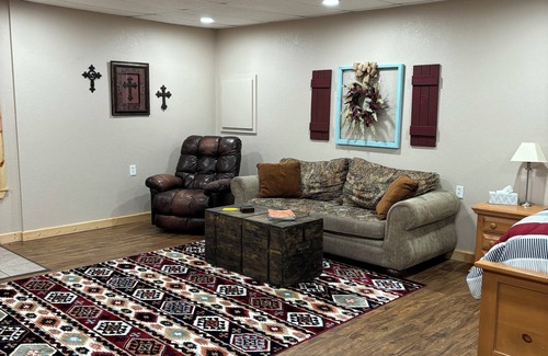 Dumas Apartment | Large private studio suite in Dumas with WiFi, AC