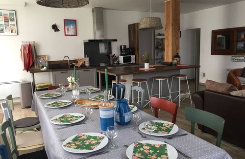 Le Gua House | Large, quiet house with swimming pool for vacations with friends and family