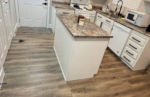 Winchester House | Large room with private bathroom
