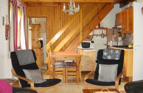 Formigueres Ski Chalet | Large self-catered chalet, mature garden, all mod cons, south oriented veranda