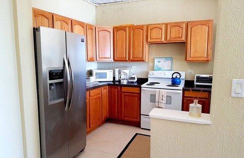 Southampton Apartment | Large studio apartment w/views. Close to beaches