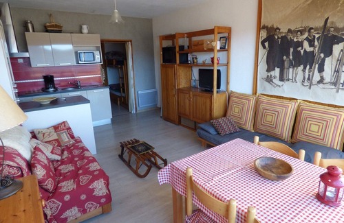 Les Angles Apartment | Large studio cabin, ski slopes, 5 people, parking, WIFI