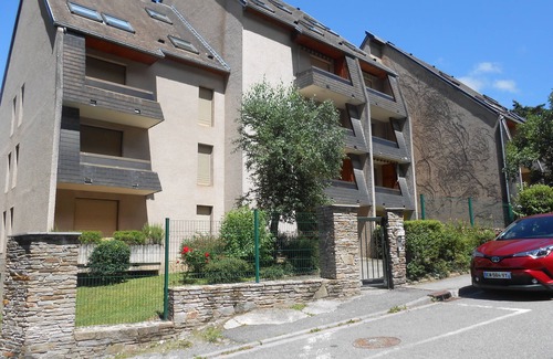 Bagneres-de-Luchon Apartment | Large Studio Luchon 3 People spa & ski center, Wifi