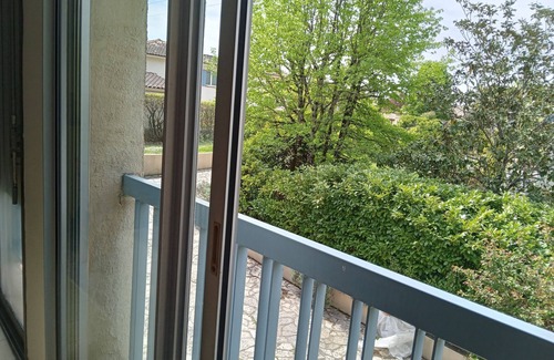 Flourens Apartment | Large studio in a quiet green setting near Toulouse