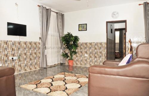 Kumasi Apartment | Large Stylish 2 Bedroom Flat