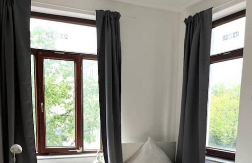 Goethestraße Apartment | Large stylish fitter's apartment