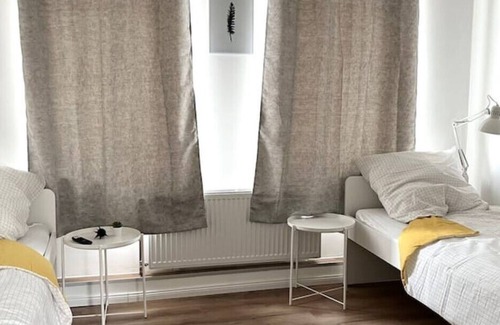 Goethestraße Apartment | Large stylish fitter's apartment