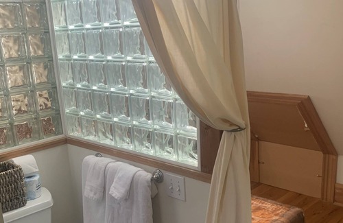 Vineyard Haven House | Large third floor studio in-town VH, ferry