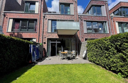 Saint Pauli House | Large townhouse with garden in the middle of St.Pauli
