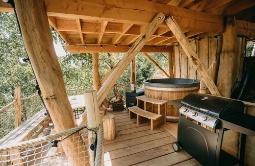 Maaseik House | Large treehouse ideal for larger families or group of friends