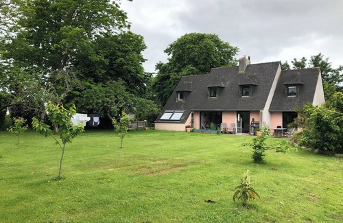 Plounevez-Lochrist House | Large unoverlooked house in wooded garden 3km from beaches