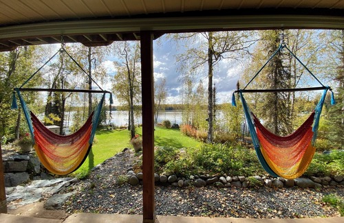 Willow House | Large Upscale Lakefront Home- midway between Anchorage & Denali National Park