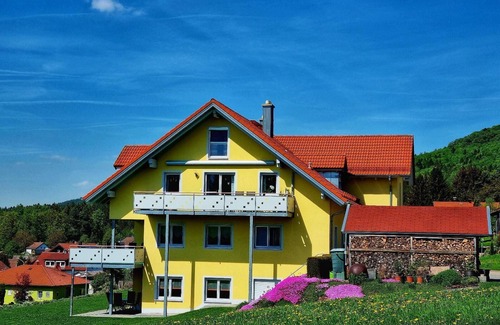 Perlhutte Apartment | Large vacation apartment (70sqm) with balcony and garden