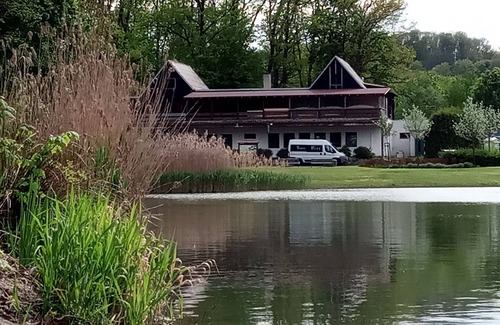 Varnsdorf House | Large vacation home directly on the lake at the foot of the Zittau Mountains