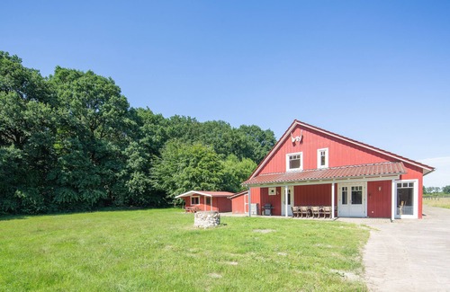 Vrees House | Large vacation home 210 sqm with 6 bedrooms and 5 bathrooms right next to the forest!