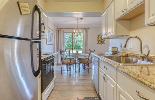 Miramar Beach Villa | Large very comfy pet friendly