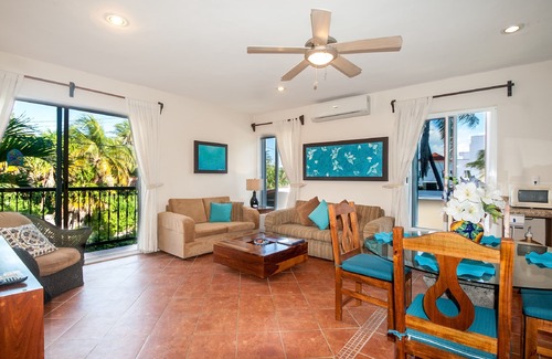 Puerto Morelos Apartment | Large, very popular, airy apartment with kitchen and shaded private balcony