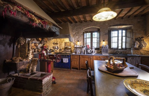 Carmignano Villa | Large villa for 14 to rent near Florence