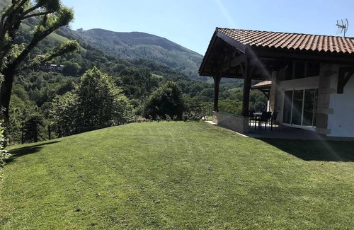 Bidarray House | Large villa with beautiful mountain views