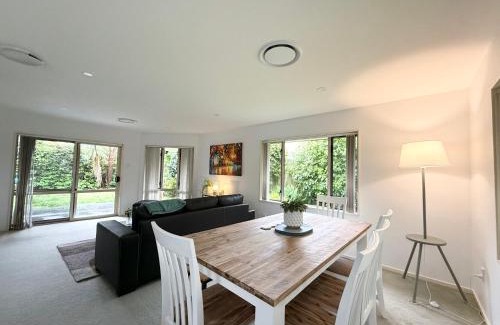 Halswell House | Large warm 4BRM family recharge in Halswell - Netflix, Massage chair