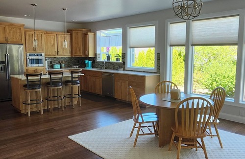 Port Ludlow House | Large waterfront home. Close to Hood Canal bridge and several tourist towns!