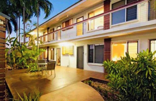 Parap Apartment | Larger Room In Parap, Saltwater Pool, Close to Markets, Great Coffee, Central