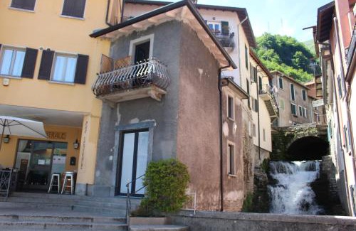 Moltrasio House | Larian Chalet